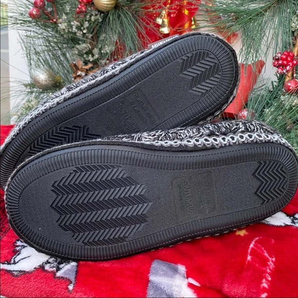 Women's Muk Luks Combertable Hazel Slippers - Picture 6 of 6